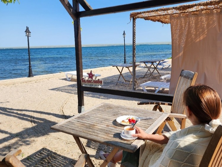 крым где тепло в июне, вид с балкона